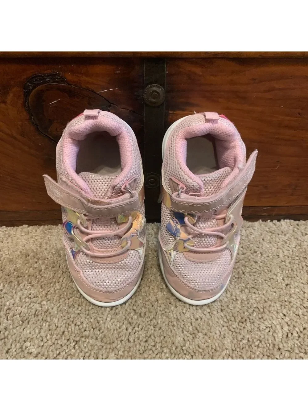 OshKosh B’gosh kids pink shiny sneakers shoes slip-on Velcro closure toddler 8
